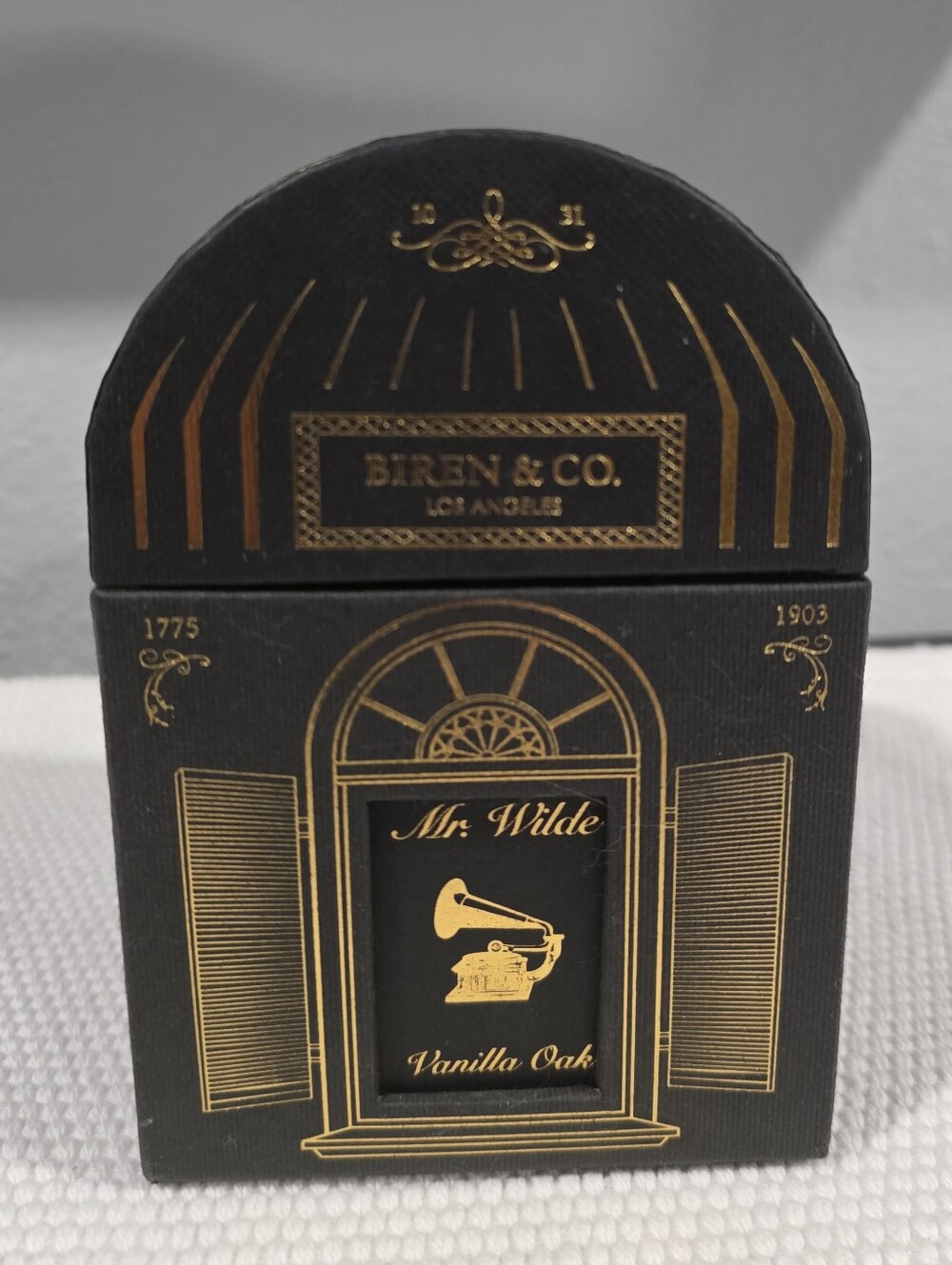 Mr.Wilde Candle 7.5 OZ Vanilla Oak Vegan Soy Wax